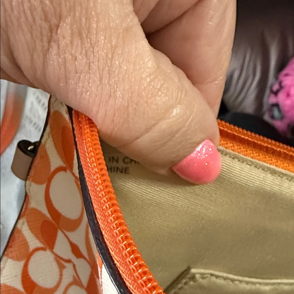 Coach Peyton Dream C Metro Tech Zip Pouch - Picture 6 of 8